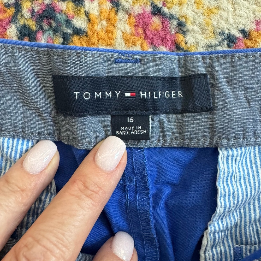 Tommy Hilfiger Classic Blue Women's Bermudas - Picture 2 of 5